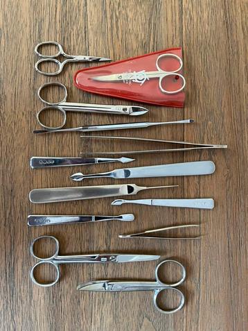 Manicure-pedicure set beschikbaar voor biedingen