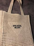 Prada tas / handtas, Sieraden, Tassen en Uiterlijk, Tassen | Damestassen, Ophalen of Verzenden, Zo goed als nieuw, Zwart, Handtas