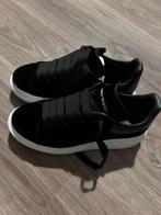 Alexander McQUEEN sneakers | zwart suede | maat 36 | zgan, Kleding | Dames, Ophalen, Zwart, Alexander mcqueen, Sneakers of Gympen