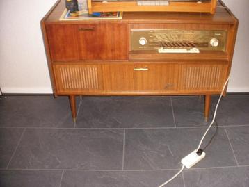 radio meubel beschikbaar voor biedingen