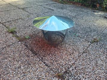 Schoorsteenkap op het dak ,regenkap open haard beschikbaar voor biedingen