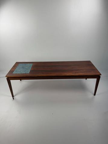 Bramin Rosewood Coffee Table with Ceramic Tile Inlay beschikbaar voor biedingen
