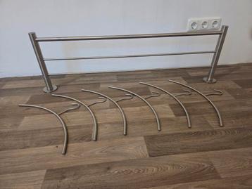 RVS Kapstok met 6 Hangers, 122 x 34 cm beschikbaar voor biedingen