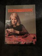 Groot Zelfmaakmode Boek - Naaien, Knippen, Veranderen, Ophalen of Verzenden, Gelezen, Borduren en Naaien, Geschikt voor kinderen