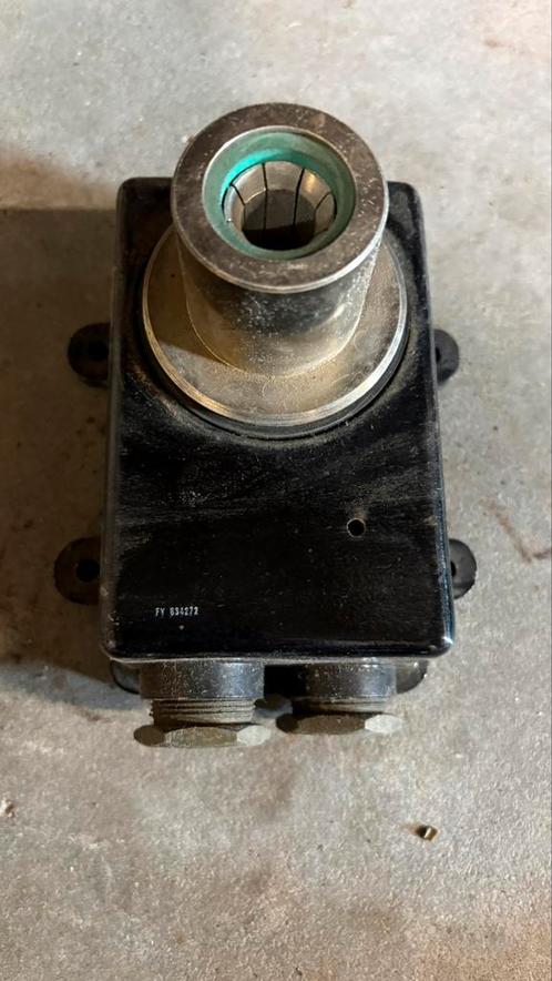 NATO Jumpstart Socket FV634272 – Militair Origineel, Verzamelen, Militaria | Algemeen, Landmacht, Engeland, Ophalen of Verzenden