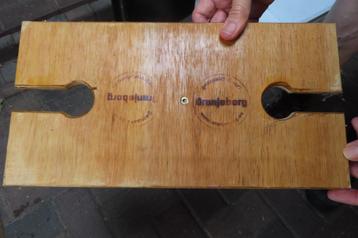 picknick tafeltje wijntafel vr 2 glazen pin in grond   hout beschikbaar voor biedingen