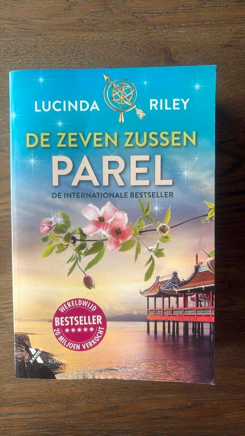 Lucinda Riley - Parel, Boeken, Literatuur, Zo goed als nieuw, Nederland, Ophalen of Verzenden
