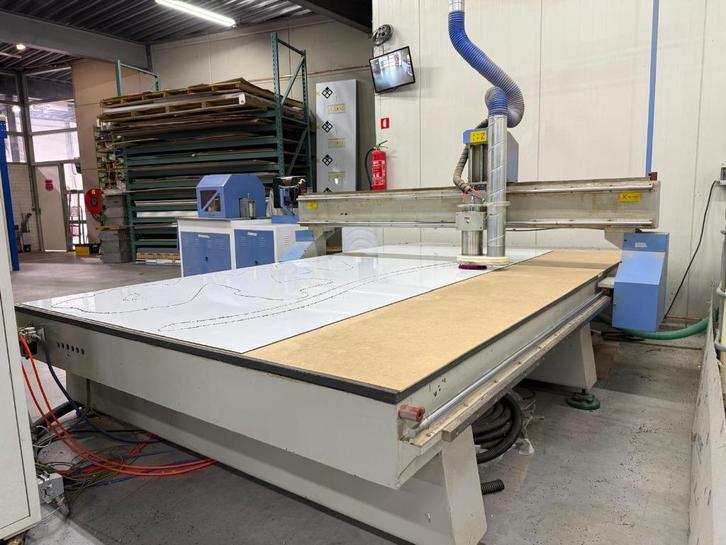 Goedwerkende CNC Freestafel 3x2m, Doe-het-zelf en Verbouw, Gereedschap | Freesmachines, Gebruikt, Elektrisch, Overige soorten