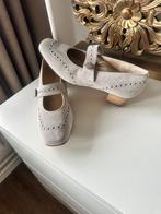 Hassia Evelyn J instappers maat 41 (7.5-J) beige suède zgan, Ophalen of Verzenden, Zo goed als nieuw, Beige, Instappers