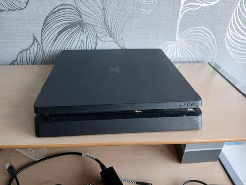 PS4 Slim met beeldscherm en alle kabels, Spelcomputers en Games, Spelcomputers | Sony PlayStation 4, Zo goed als nieuw, Slim, 1 TB