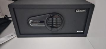 laptop kluisje met cijfercode beschikbaar voor biedingen