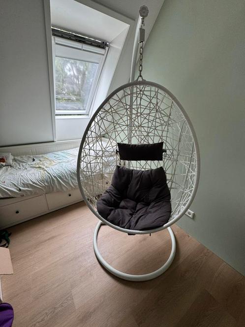 Ei hangstoel met kussens, Huis en Inrichting, Fauteuils, Gebruikt, Overige materialen, 50 tot 75 cm, 75 tot 100 cm, Ophalen
