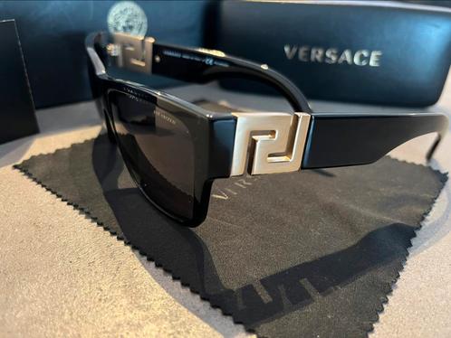 Iconische Versace zonnebril heren goud / zwart, Sieraden, Tassen en Uiterlijk, Zonnebrillen en Brillen | Heren, Zo goed als nieuw