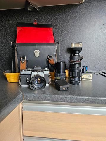 Minolta XE-5 Camera met Accessoires  beschikbaar voor biedingen