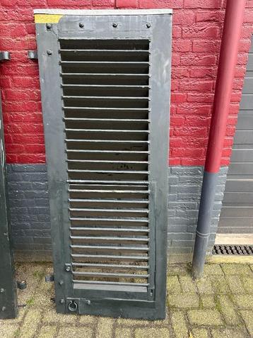 Louvre en raam luiken authentiek  beschikbaar voor biedingen