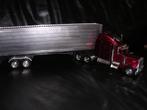 Peterbilt 1:32 paars, Ophalen of Verzenden, Zo goed als nieuw, Bus of Vrachtwagen, Overige merken