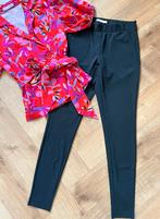 Studio anneloes set flower jasje L & flo bonded broek zwart, Kleding | Dames, Maat 38/40 (M), Zwart, Ophalen of Verzenden, Zo goed als nieuw
