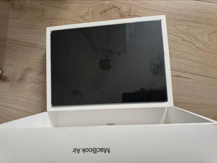 Macbook air 15 inch, Computers en Software, Apple Macbooks, Zo goed als nieuw, MacBook Air, 15 inch, Onbekend, 256 GB, 8 GB, Qwerty