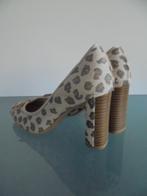 GRATIS VERZENDEN | CLARKS Nieuwe leopard hakken 39, Pumps, Verzenden, Beige, Nieuw