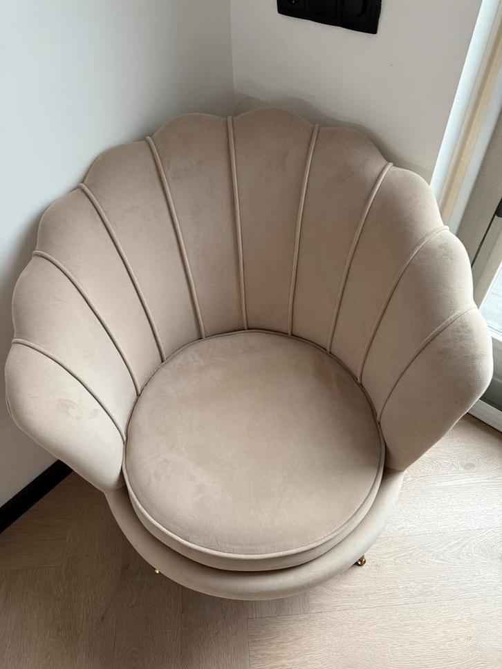 Stijlvolle fauteuil in schelpvorm, Huis en Inrichting, Fauteuils, Zo goed als nieuw, Stof, 50 tot 75 cm, Minder dan 75 cm, Ophalen of Verzenden
