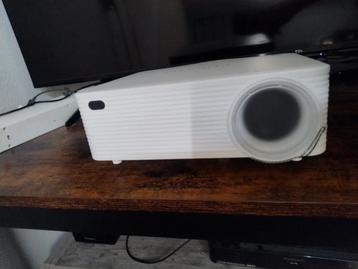 Chesto Full HD beamer beschikbaar voor biedingen