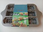 Nordicware trein bakvorm, 9 stuks,niet gebruikt, Hobby en Vrije tijd, Taarten en Cupcakes maken, Ophalen, Zo goed als nieuw, Taarten of Cupcakes