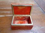 Vintage albasten doos in rood, Antiek en Kunst, Ophalen of Verzenden