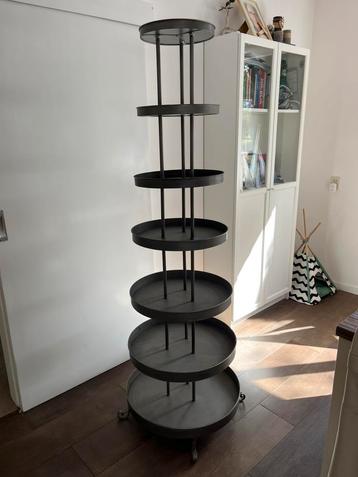 Etagere 180 cm, 7 laags van metaal beschikbaar voor biedingen