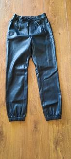 Leather look zwarte broek maat 146 NIEUW, Ophalen of Verzenden, Nieuw, Meisje, Broek