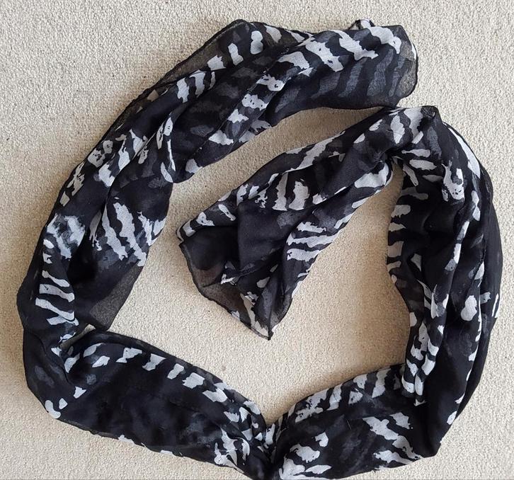 Lang breed sjaal zwart wit sjalen accessoires dames kleding, Kleding | Dames, Mutsen, Sjaals en Handschoenen, Sjaal, Maat 42/44 (L)