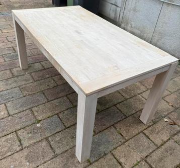 Stevige houten eettafel MOET NU WEG! beschikbaar voor biedingen