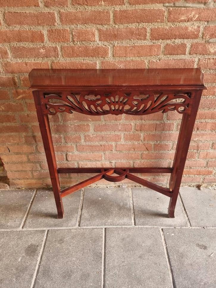 Antieke Sidetable met Houten Details, Huis en Inrichting, Tafels | Sidetables, Ophalen