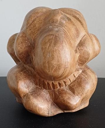 Boeddha beeld geeft een verlegen of bescheiden man aan beschikbaar voor biedingen