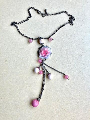 Leuke Ketting met Roos 🌸 hanger van en kralen van stof beschikbaar voor biedingen