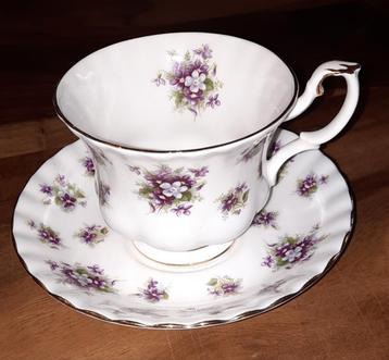 Royal Albert, Sweet Violets uitstekende herenkop en schotel 