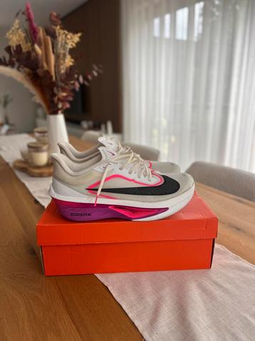 Nike Zoom Fly 6 beschikbaar voor biedingen