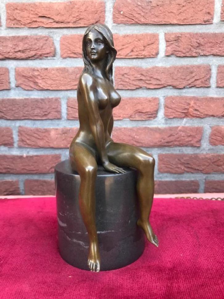 prachtig bronzen beeld, zittend naakt, Antiek en Kunst, Kunst | Beelden en Houtsnijwerken, Ophalen of Verzenden