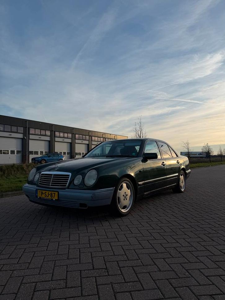 Mercedes-Benz E-Klasse 2.2 D E220 Avantgarde AUT Sedan, Auto's, Mercedes-Benz, Particulier, E-Klasse, Diesel, Sedan, Automaat