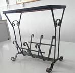 vintage krantenbak bijzettafel brutalistisch design jaren 70, Ophalen of Verzenden, Gebruikt