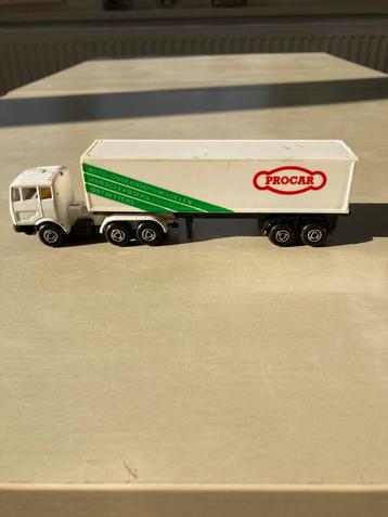 Procar Mercedes truck met aanhanger beschikbaar voor biedingen