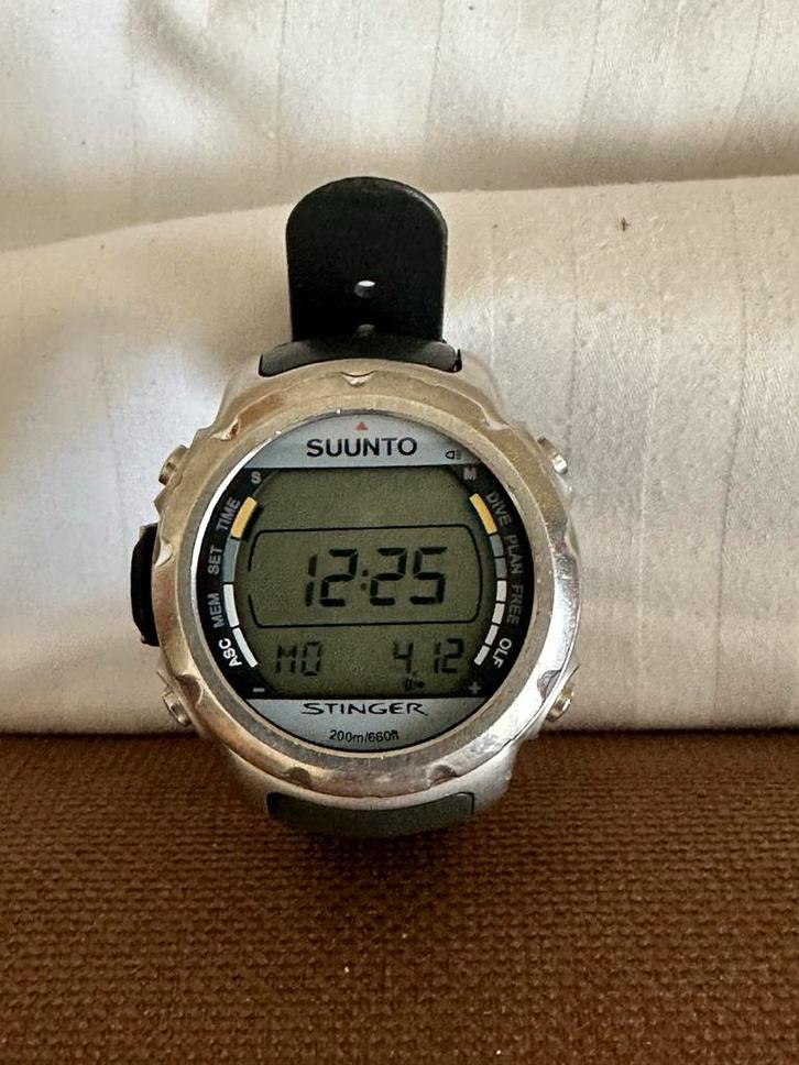 Suunto Stinger Duikhorloge - Gebruikt, Sieraden, Tassen en Uiterlijk, Horloges | Heren, Gebruikt, Polshorloge, Overige merken