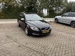 Volvo V70 2.0T R-Edition TREKHAAK AUTOMAAT LEER STOELVERWARM, Auto's, Euro 5, Zwart, 4 cilinders, Navigatiesysteem