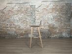 Alki Heldu High Stool bij TheReSales, Huis en Inrichting, Barkrukken, Hout, Ophalen of Verzenden, Zo goed als nieuw, 90 cm of meer