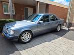 Mercedes Youngtimer E200 2.0 16v. 1993 org. NL, 1998 cc, Zwart, 4 cilinders, Alarm