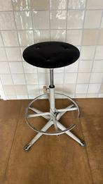 Vintage industrieel design werkkruk, Ophalen, In hoogte verstelbaar, Gebruikt