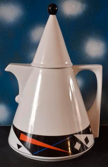 Theepot. KRONESTER Bavaria. Postmodern. Ca '80.   27 cm. beschikbaar voor biedingen
