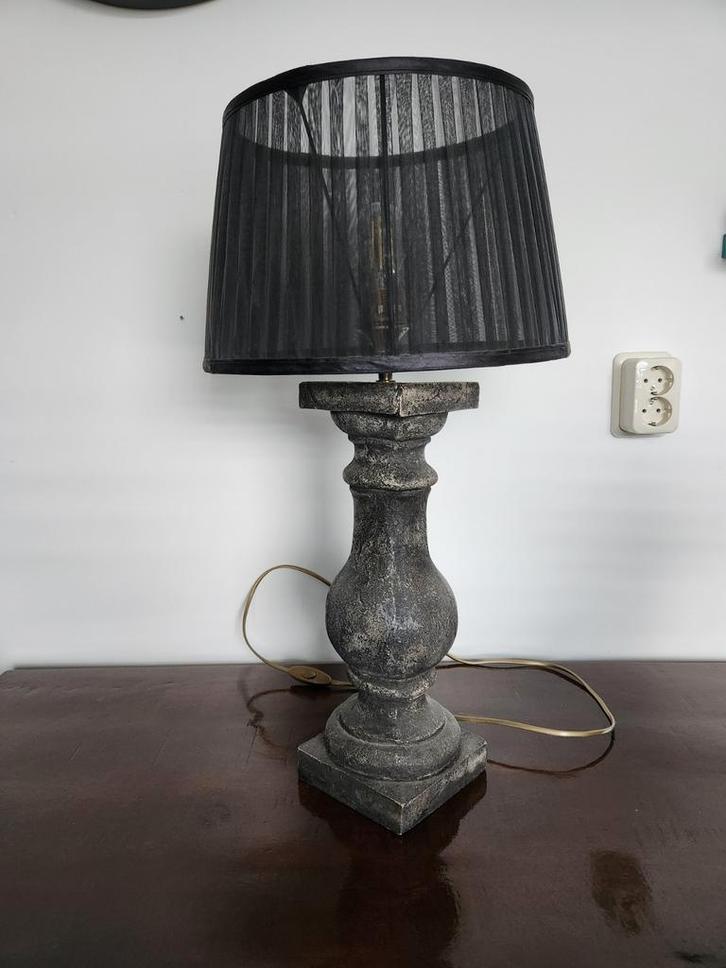 Vintage Stenen Tafellamp met Zwarte Kap, Antiek en Kunst, Antiek | Lampen, Ophalen of Verzenden