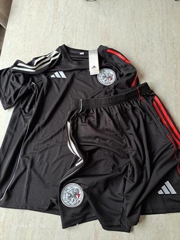 Ajax trainings set (nieuw) beschikbaar voor biedingen