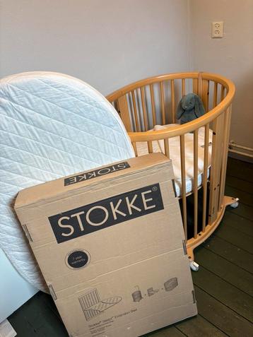 Stokke Sleepi V2 mini en uitbreidingsset Sleepi incl matras beschikbaar voor biedingen