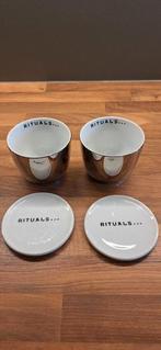 2 rituals kopjes zilver kleurig met onderzetters, Ophalen of Verzenden, Zo goed als nieuw, Overige stijlen, Kop(pen) en/of Schotel(s)